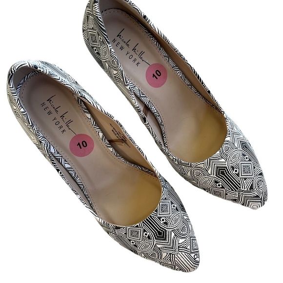 Like new Nicole Miller heels - Picture 2 of 7